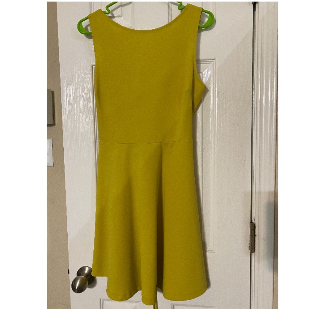 Formal summer dress! - Picture 2 of 2